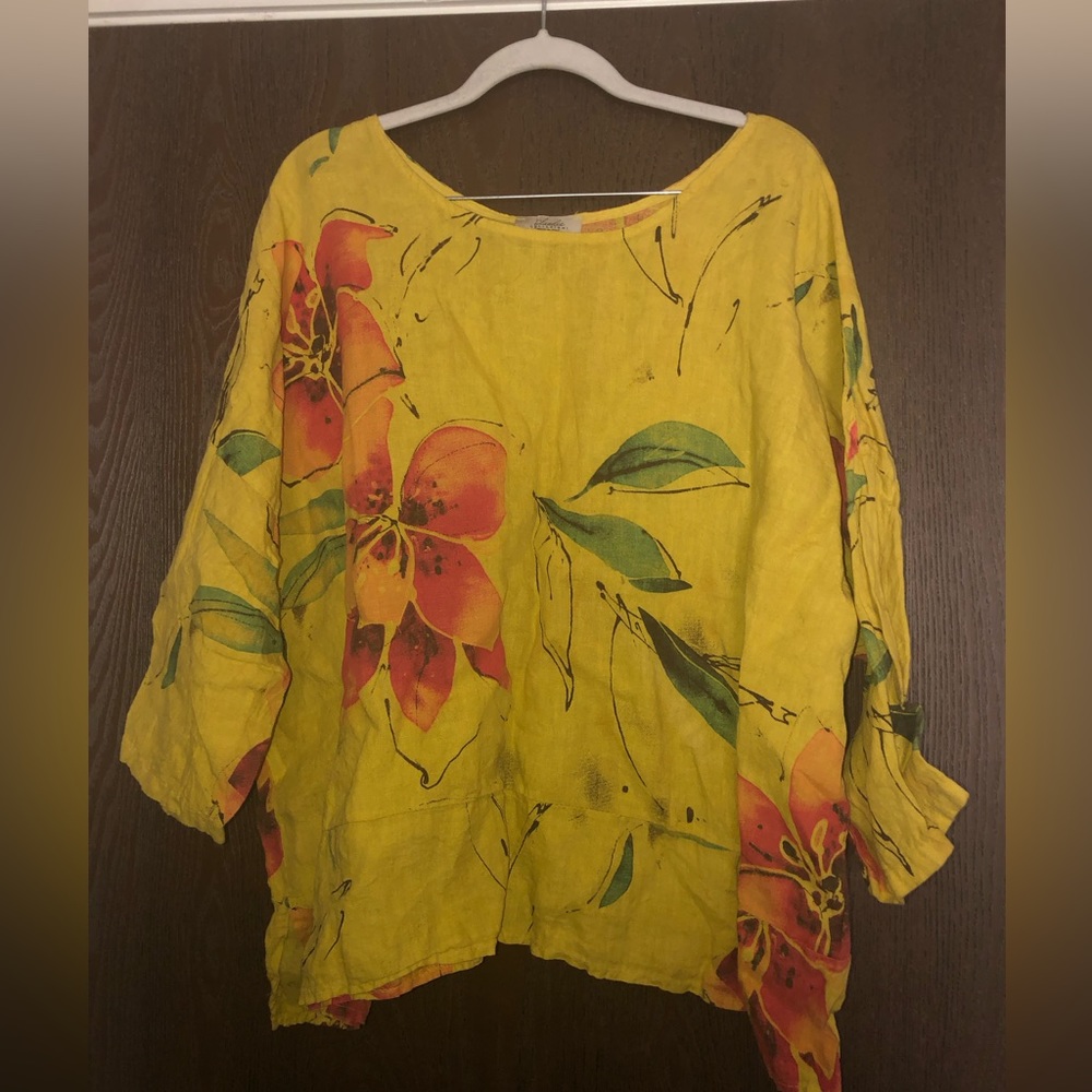 Claudia Collezioni linen oversize floral top size M